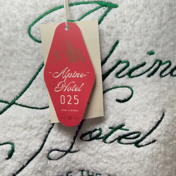 Universal Thread Women's Alpline Hotel Knit Boucie Crewneck Pullover Sweater‎ - Image 6