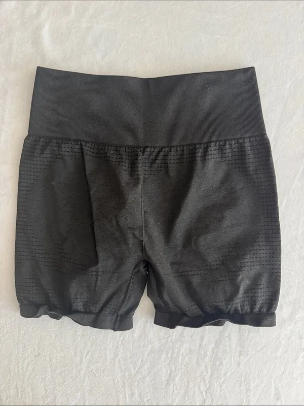 Gymshark Black Seamless High-Rise Bike Shorts - Image 2