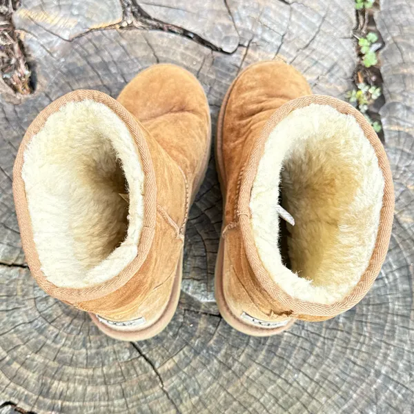UGG Australia Classic Short suede Boots size 6 - Image 5