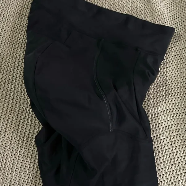 Pearl iZumi Women's L Black Padded Escape Quest Cycling Shorts size M - Image 3
