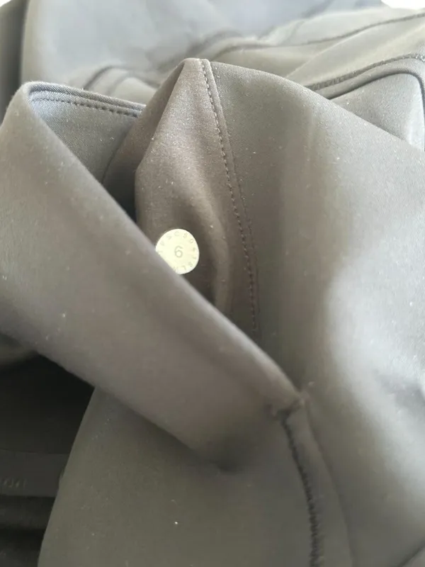 LULULEMON Women's Black Track Zip Jacket Size 6 - Image 7