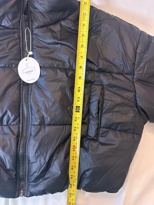 Black Cropped Puffer Jacket - Image 2