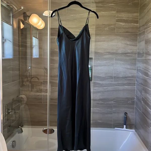Dark green satin Zara midi dress - Image 4