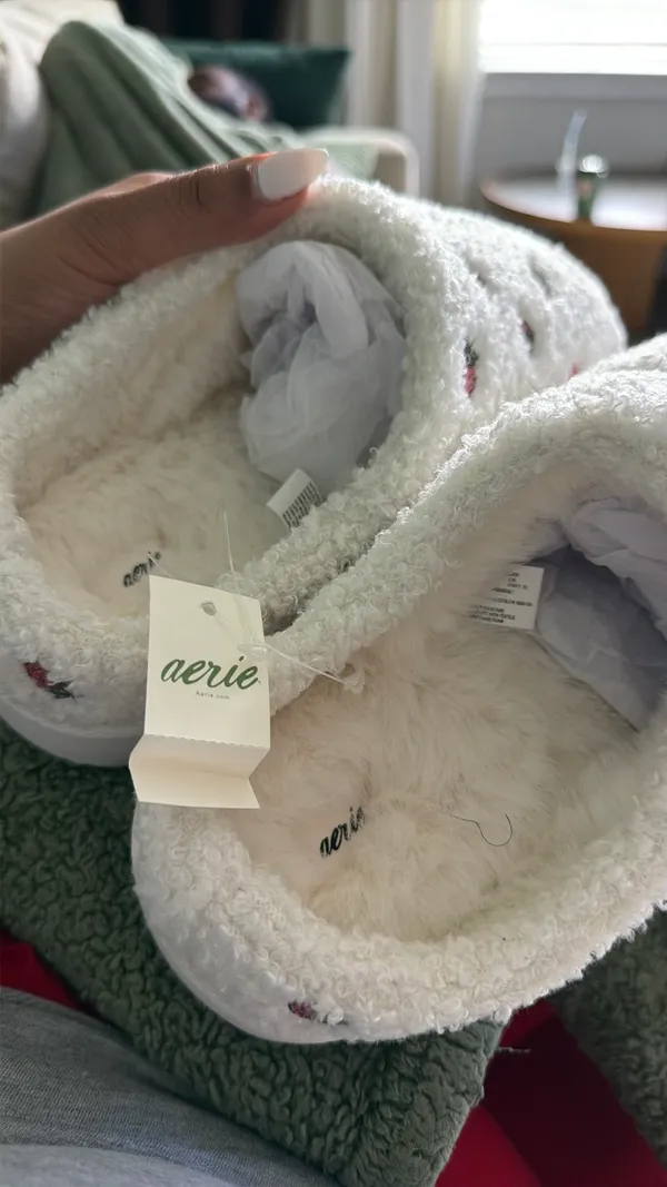 Slippers Aerie - Image 2