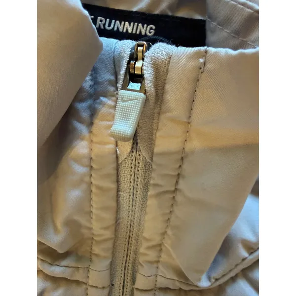 Nike Aeroloft Running‎ Vest Women Medium Grey Quilted Full Zip Athleisure Walk - Image 9