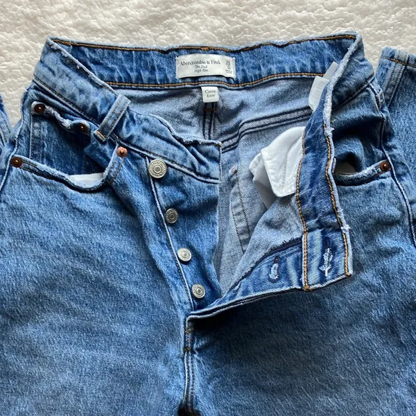 Abercrombie & Fitch The Dad High Rise Jean Size 0 Short - Image 3