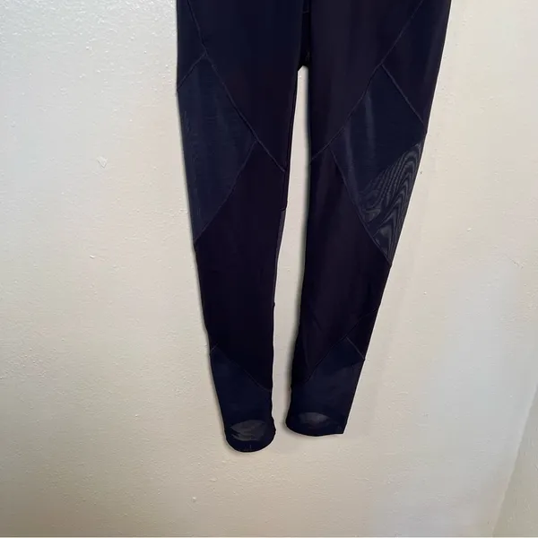 New Balance Women's Athletic Leggings Navy Blue Cropped Mesh Waist Compression - Image 6