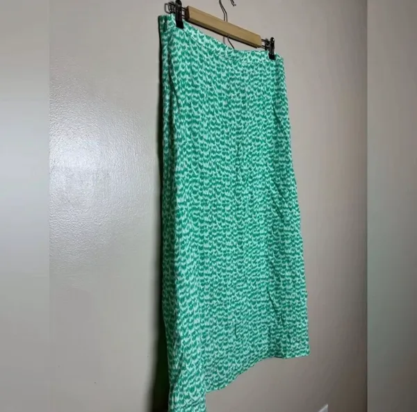 CLEARANCE! Green H&M Patterned Maxi Skirt Size 10 NWT - Image 5