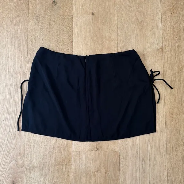 White Fox Mini Skirt Side Ties Size M Black - Image 3