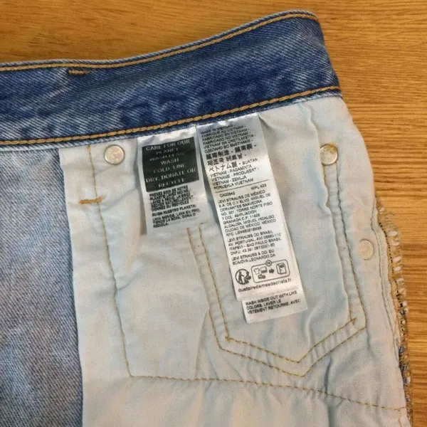 Levi’s 501 distressed Jean shorts button fly 29 medium wash - Image 9