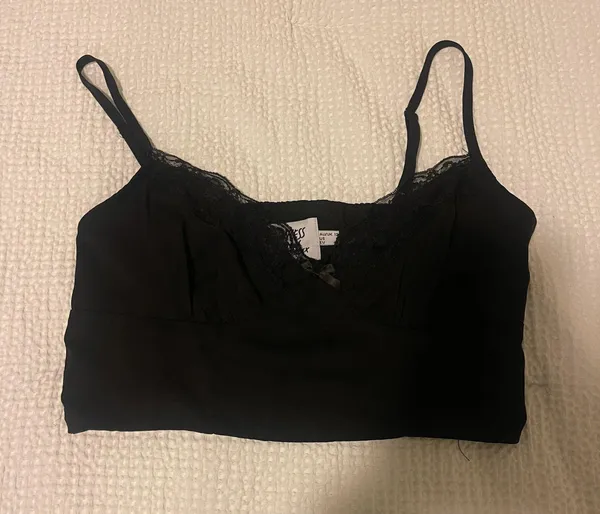 Princess Polly Old School Love Lace Crop Top Black - Image 2