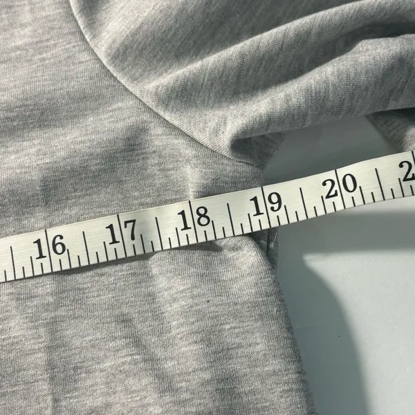 12PM by Mon Ami Gray Sweatshirt Red Heart Elbow Patch Women’s Large NWOT - Image 6