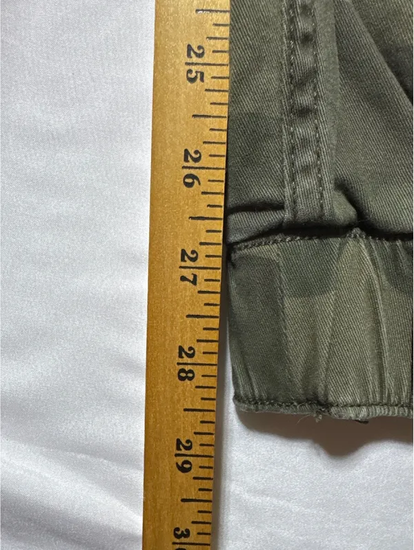 Hollister Ultra High-Rise Camo Joggers - Sneak in Style! - Image 2