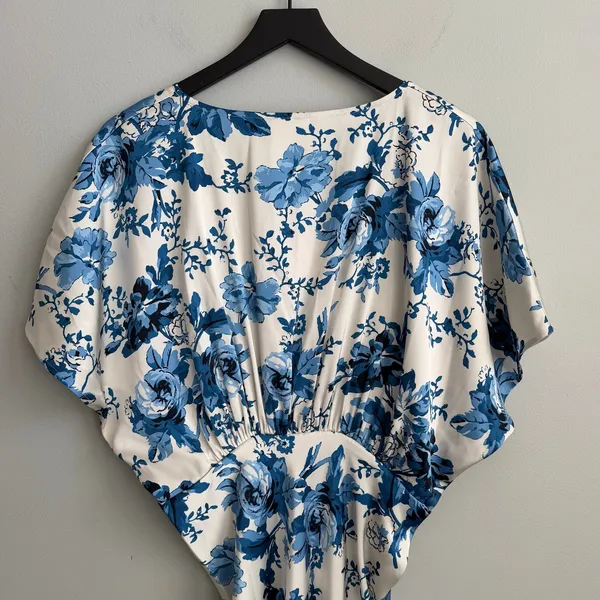 NEW BHLDN Leila Deep-V Flutter Sleeve Maxi Dress in Blue Floral Size 12 - Image 11