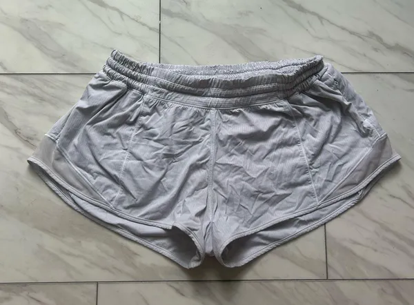 Lululemon Hotty Hot Shorts 2.5" Low-Rise - Image 2