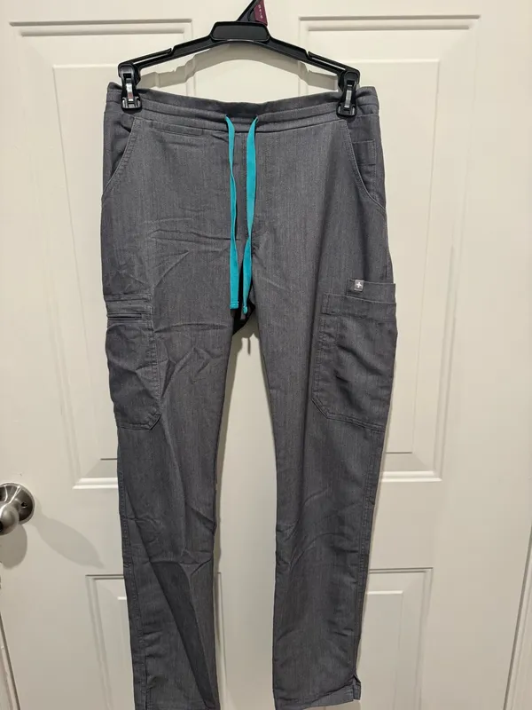 FIGS Set Scrubs - Image 5