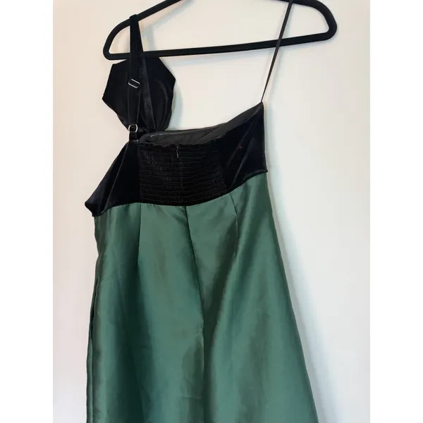 Petal & Pup Amelia One-Shoulder Velvet & Satin Midi Dress Emerald Black Sz L NEW - Image 6
