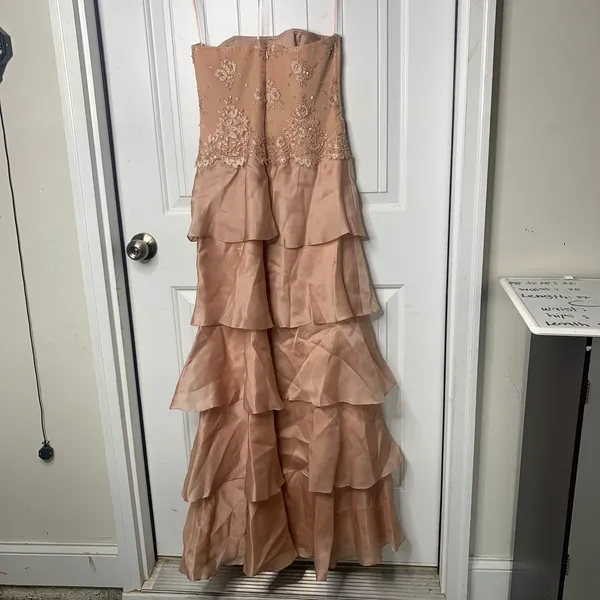 Teri Jon floral lace strapless ruffle tiered maxi gown size 4 prom wedding guest - Image 5