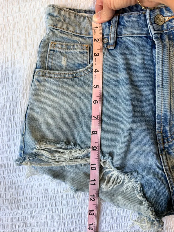 Zara High-Rise Distressed Denim Cutoff Shorts - Light Wash - Image 5