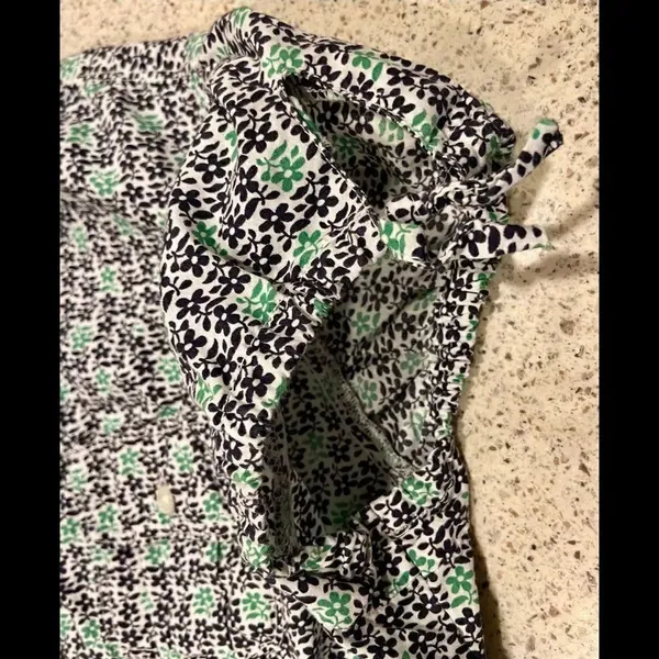 Tommy Hilfiger Floral Short Sleeve Button Down Short Sleeve Blouse Size Medium - Image 7