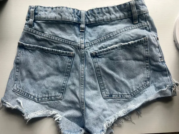 Zara Short - Image 2