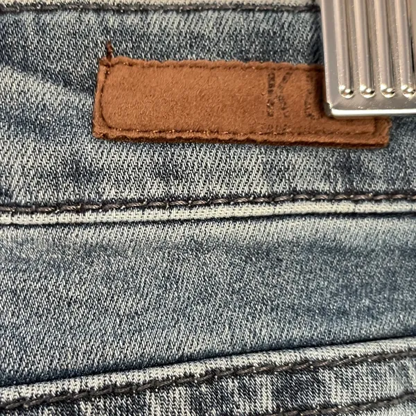 Kut from the Kloth Dark Blue wash cropped straight leg size 8 - Image 3