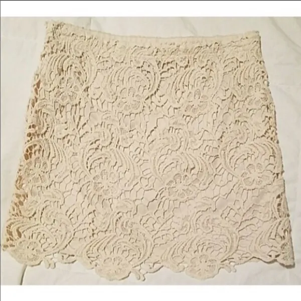 Wet Seal ✨ Cream Tiered Crochet Ultra-Mini Skirt✨ - Image 2