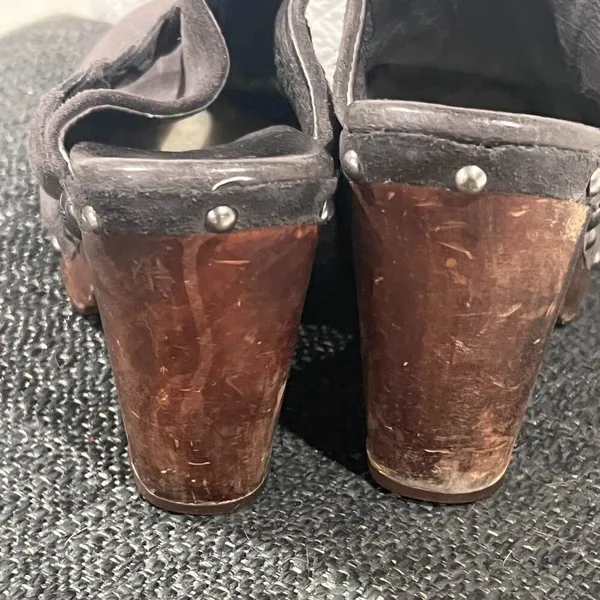 UGG Kaylee Grey Suede Mule Slip On Wooden Clogs Stud Heels Women’s Size 8 - Image 5