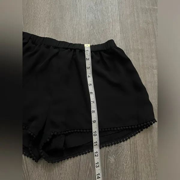 Brandy Melville Leticia Black Lace Trim Flowy Shorts One Size Elastic Waist - Image 7