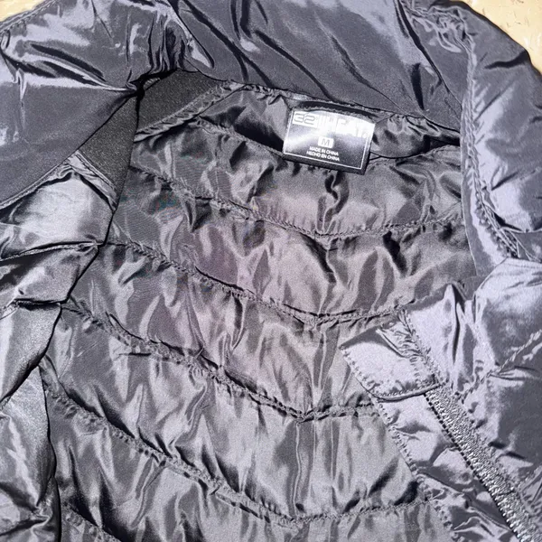 New! Women black puffer Jacket size Medium - Image 5