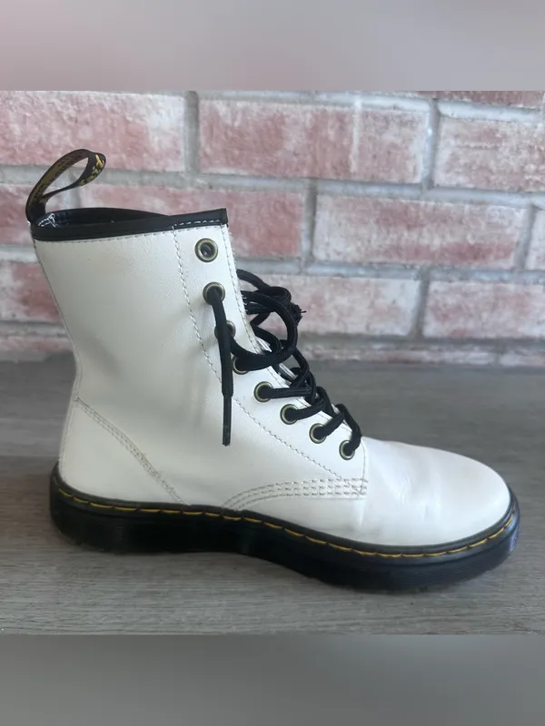 Dr. Martens Zavala Lace Up Combat Boots White Women’s 7 White Leather Doc Ankle - Image 5