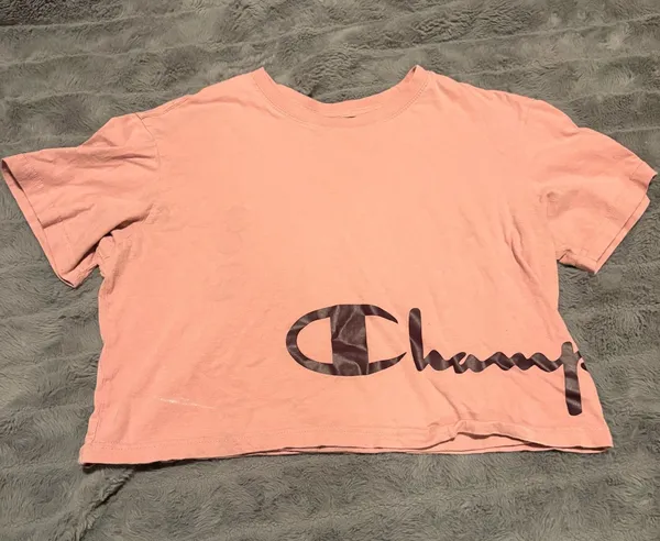 Champion Pink Crop Tee Logo Graphic Short Sleeve Size Medium - Image 3