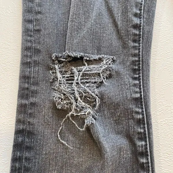 Madewell Black Skinny Jeans Distressed Raw Hem Stretch Denim - Image 8