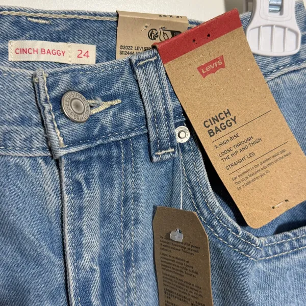 NWT Levi's Women's Cinch Baggy Carpenter Jeans Light Wash High Rise 24 x 31‎ - Image 6