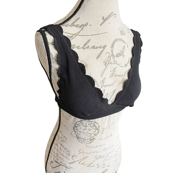 Beach Joy Black Smocked Scalloped Bikini Top Textured Swim Bralette Sz Small - Image 4