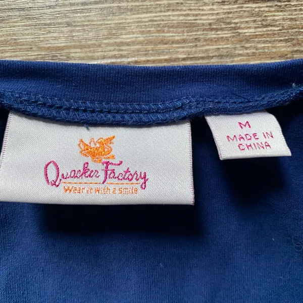 Quacker Factory Blue Top with Red Star Design M - Image 3