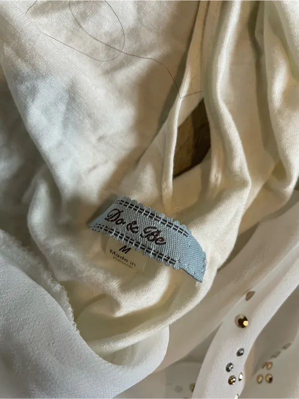 White Sleeveless Chiffon Top Size M - Image 2