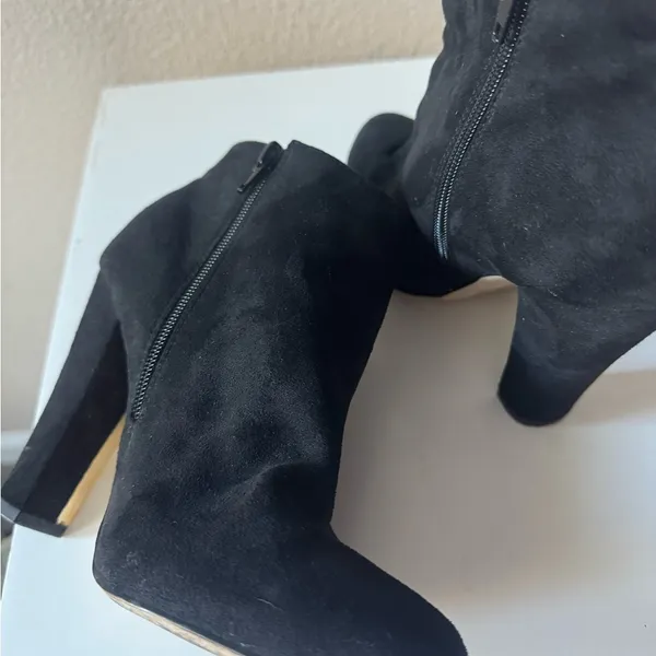 Elegant Black Ankle Boots Size 7 - Image 5