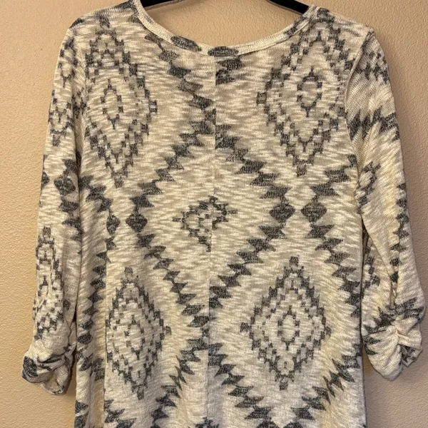 JohnPaulRichard M Southwest Boho Geometric Sweater Tan Gray Tunic Sharkbite Hem - Image 10