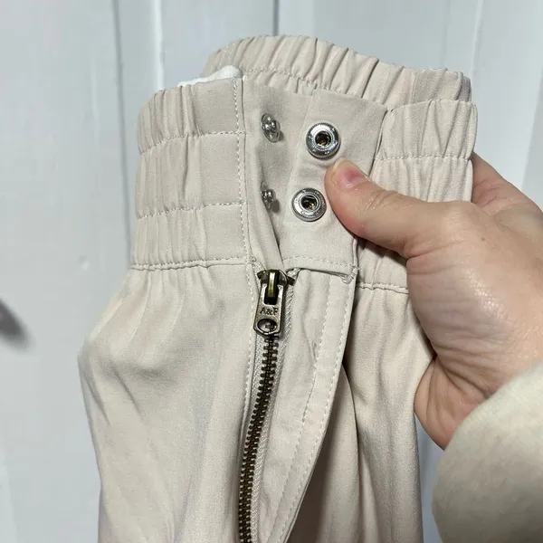 Abercrombie & Fitch Traveler Apres pant with jogger style bottom in cream L - Image 9