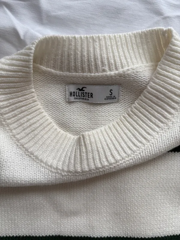 Hollister cropped sweater  - Image 2