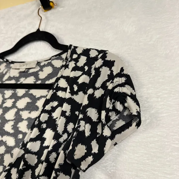 LOFT XS Animal Print Faux Wrap Dress Black White Short Sleeve Stretch Career - Image 3