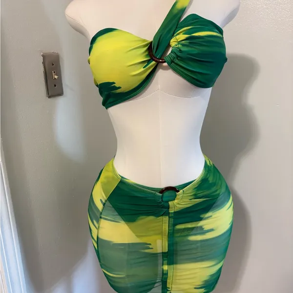 Green & Yellow One - Image 3