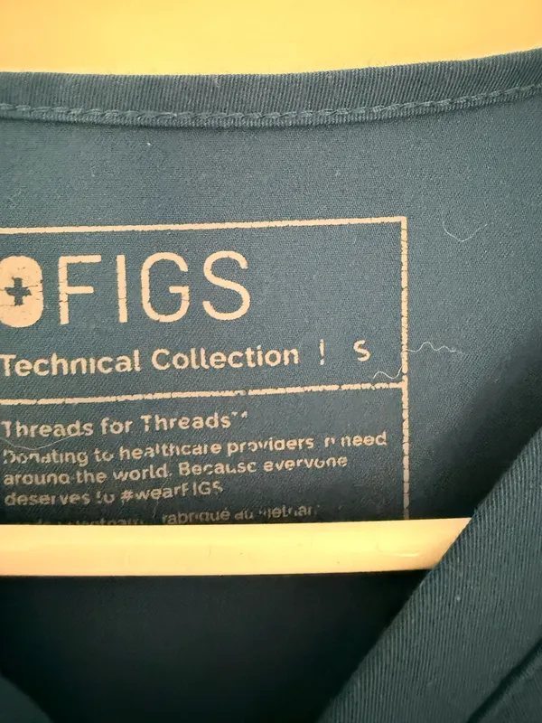 FIGS Scrubs Set - Image 3
