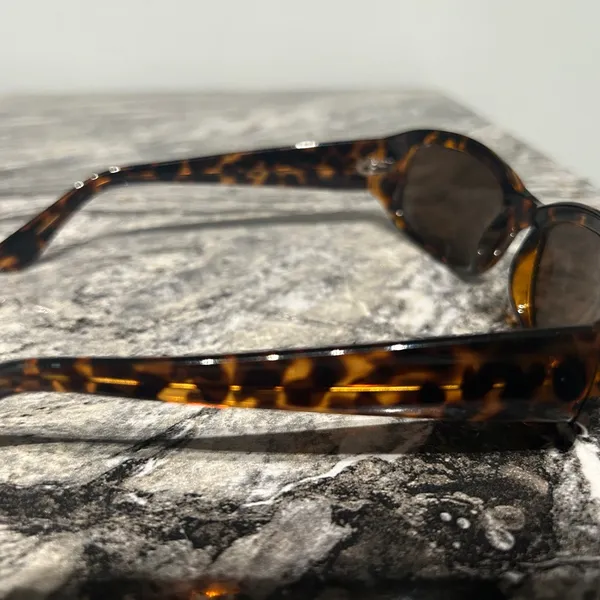 Tortoise Shell Sunglasses Brown - Image 4