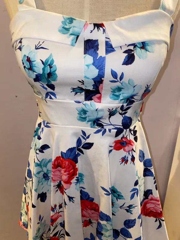 Boutique Floral Dress - Image 5
