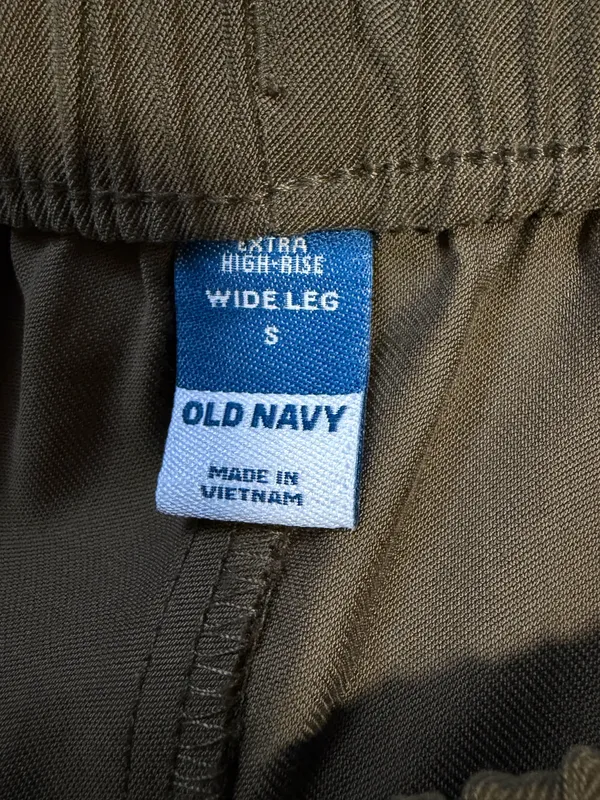 Old Navy Extra High Rise Wide Leg Cargo Pants - Image 2