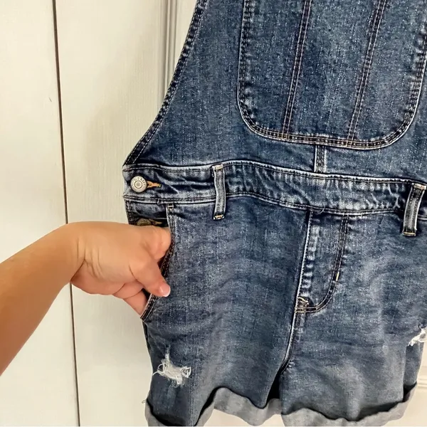 Old Navy Denim Distressed Shortalls Jean Cuffed Short Bib Overalls Size Small - Image 6