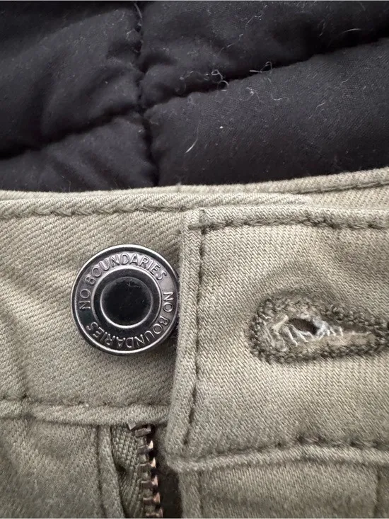 No Boundaries Olive Green Cargo Pants - Image 5