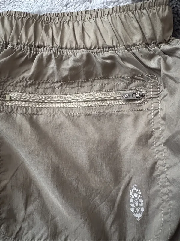 EUC FP Movement Bubble Hem Shorts in khaki Size L - Image 3